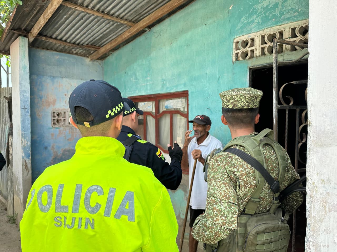 Policía e Infantería de Marina recorren barrios de Calamar para fortalecer la seguridad 3 7a52025e 17af 4eca 9bdd f8f75d213d11