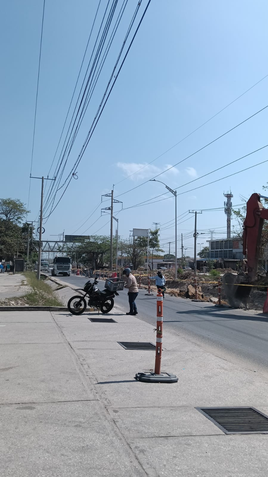 Avanzan trabajos de recuperación en la avenida Circunvalar frente a la Escuela de Policía 4 7a70a187 4699 46ba acd2 9885f90776f2