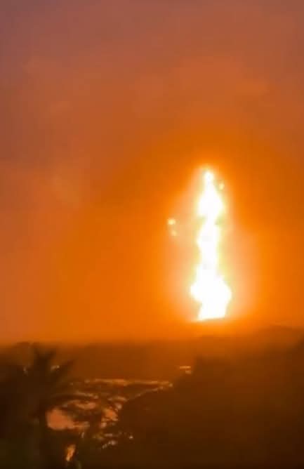 Emergencia en Antioquia por erupción de un volcán en San Juan de Urabá: videos muestran una gran columna de fuego. 1 FB IMG 1772073549446