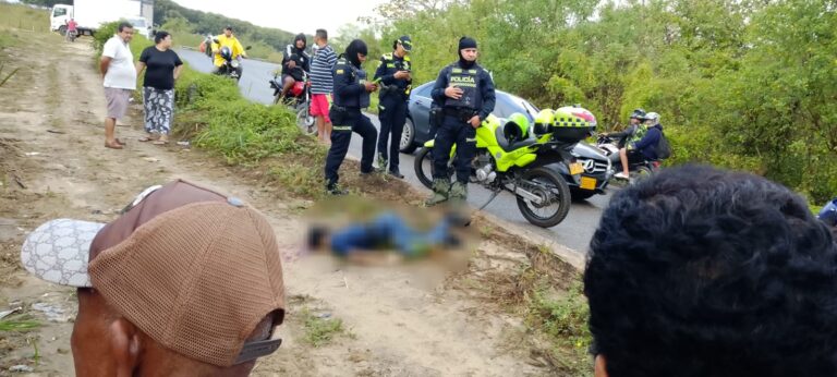 Mujer es encontrada muerta con heridas de bala en la vía Caracolí–Cordialidad 7 Mujer hallada muerta en la via Caracoli 2 768x346 1