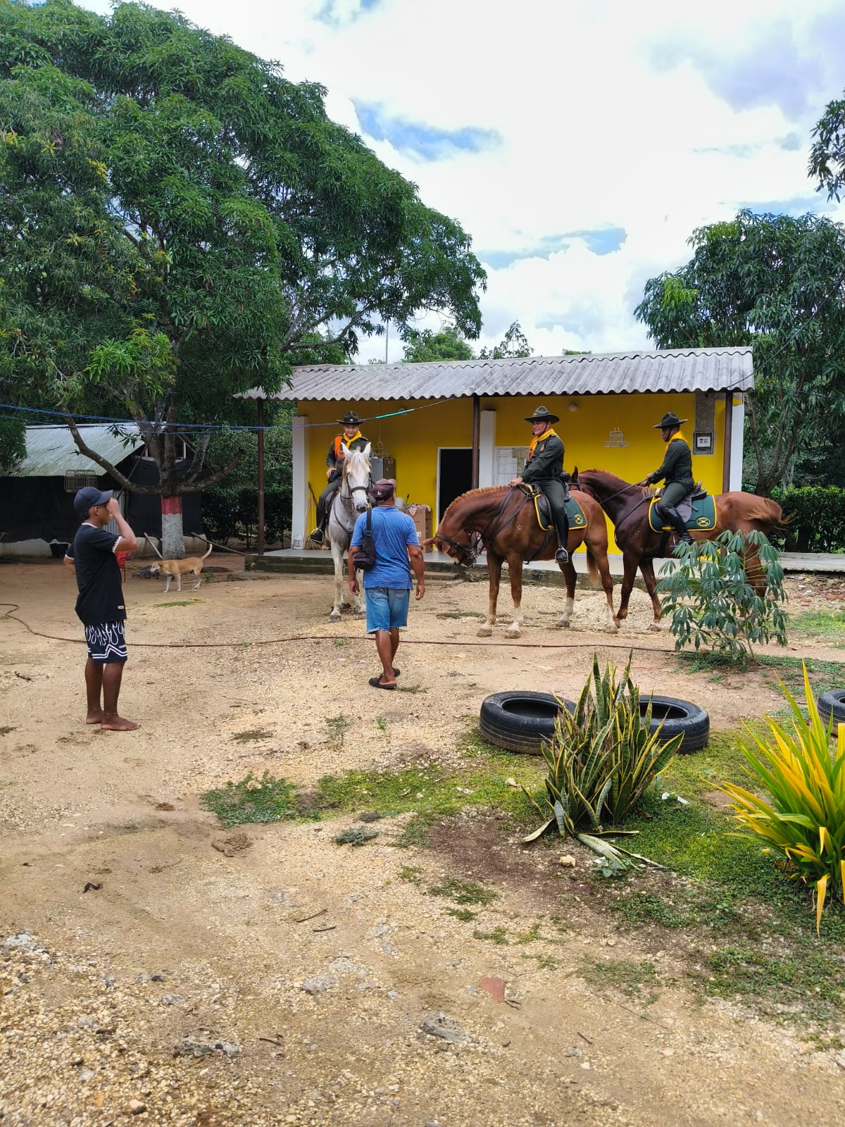 Policía de Bolívar patrulla a caballo para brindar seguridad en Arjona 4 a9e32acb 558a 4ce5 b5d8 5cc1ddc9a8e4