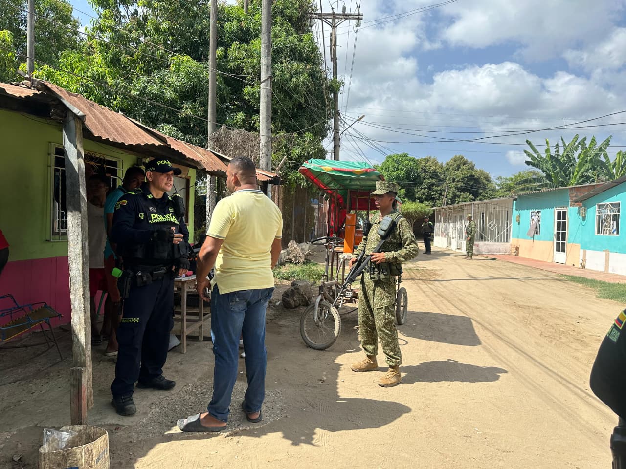 Policía e Infantería de Marina recorren barrios de Calamar para fortalecer la seguridad 4 d1c5f871 8564 4905 b6cb c4d268078d76