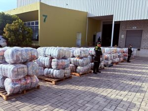 El “outfit” no pasó la aduana: caen 51 mil prendas ilegales en plena vía del Magdalena 3 13835bab 99a0 4c42 9b2e 8d3404b35233