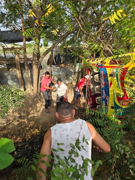 Accidente de bus en la vía Ponedera-Barranquilla deja un muerto y varios heridos 2 647404323 912311001400180 4386801474855411755 n