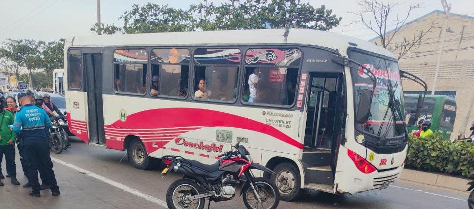 Identificado motociclista que murió tras chocar contra bus de servicio público en la calle 30 2 Accidente calle 30 0