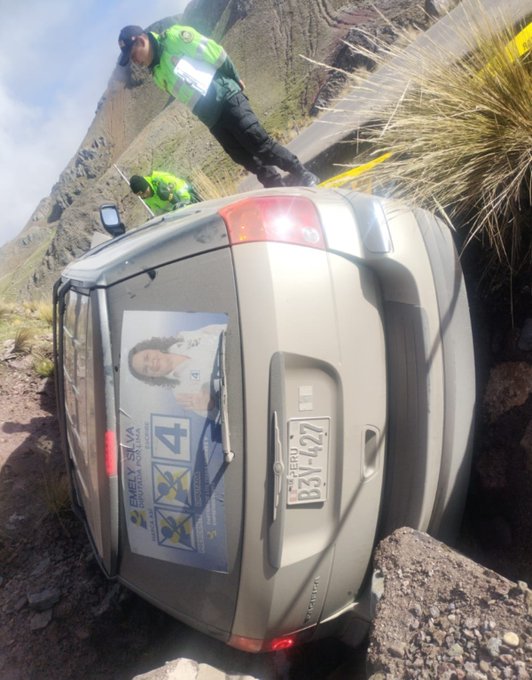 Muere en accidente de tránsito el candidato presidencial peruano Napoleón Becerra 1 HDd0WXiXwAAU6 b
