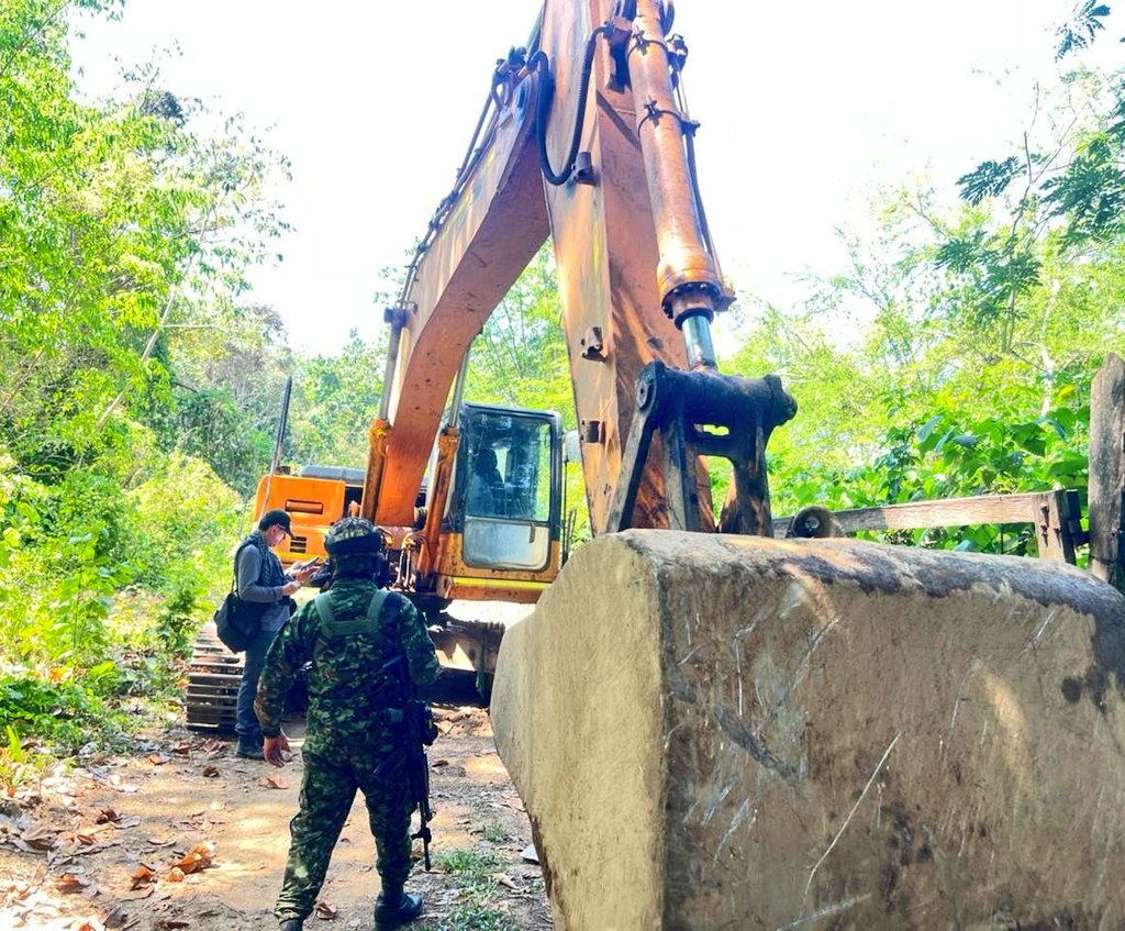 Golpe a la minería ilegal en Magdalena: Ejército incauta maquinaria en Ciénaga 4 HDslSj1XUAAiLsL