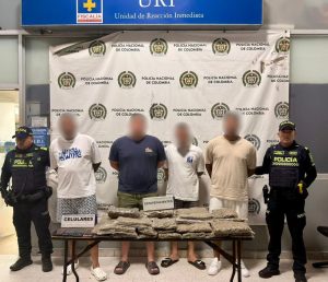 Caen cuatro presuntos expendedores de droga en Barranquilla: transportaban más de 15 kilos de marihuana en un taxi 2 c0be2cce 5adb 4da5 a23d 33971586ad28