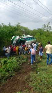 Crónica de una emergencia: volcamiento de un bus de Berlinas en la vía Cordialidad 1 922b0c7b b1f5 4ebe bdae 7312447b3d2c