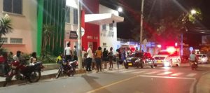 Riña terminó en balacera en Nueva Colombia: un muerto, seis heridos y un capturado 1 Hospital La Manga