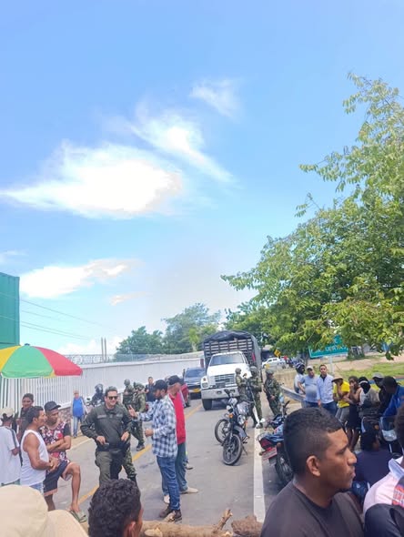 Pescadores bloquean el sector de Las Compuertas en el embalse del Guájaro por trabajos de limpieza 1 757954971 1027232060017654 6167483821391179103 n