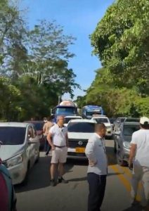 Bloqueo en la Troncal de Occidente genera congestión vehicular en Bolívar 1 FB IMG 1784388479530