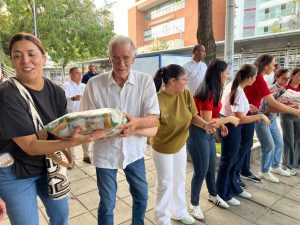 Gobernador Eduardo Verano hace un llamado a empresarios para reconstruir el colegio donde fue el epicentro del terremoto 4 4eb522d8 6f6e 4e72 a63f dad64ba14c45