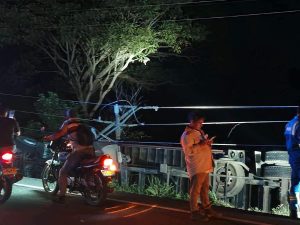 Tractomula se sale de la vía y derriba poste: varias zonas de Sabanalarga y municipios cercanos quedaron sin luz 1 64f9994d b1a7 4394 903d 6dd7f7f35a2f