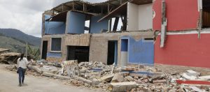 “Ayuda, SOS”: campesinos afectados por el terremoto siguen esperando atención mientras temen que sus casas se derrumben 3 Campesinos 3 3