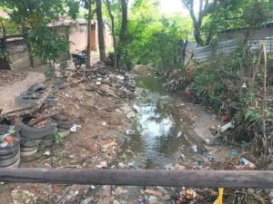 VIDEOS - La Esmeralda pide auxilio al alcalde Char: lluvias hicieron ceder terreno y vecinos reclaman canalización de arroyos 6 1f92ae0a 7edd 4cf3 bb7e af4ab70dd5a6