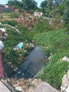 VIDEOS - La Esmeralda pide auxilio al alcalde Char: lluvias hicieron ceder terreno y vecinos reclaman canalización de arroyos 15 29276bcf 511d 4806 9b39 c4dda2ec8a1b