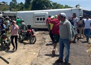 Tragedia en Sucre: bus escolar con decenas de estudiantes chocó contra una volqueta y dejó un muerto 2 801883127 1711341509977619 8835346707549204730 n