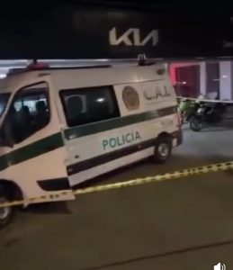 Lanzan granada contra CAI Móvil de la Policía en Palmira, Valle del Cauca 3 808137068 1490751729528419 2835977606886351446 n