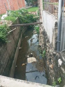 VIDEOS - La Esmeralda pide auxilio al alcalde Char: lluvias hicieron ceder terreno y vecinos reclaman canalización de arroyos 12 aad39632 9044 48dd 8e42 3c8f13982a6b
