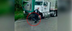 En La Cordialidad: tractomula embistió por detrás a motociclista y murió en Baranoa 1 Accidente 2