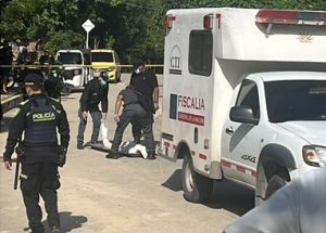 Asesinan a balazos a una mujer en Mundo Feliz, Galapa, después de dejar a su hijo en el colegio 1 HVu2Z01XUAAI lg
